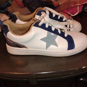 CUTE Like New Maurices Navy/White/Silver Sneakers Tennis Shoes Size 8